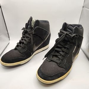 Women's Nike Black Dunk Hightop Basketball Sneaker/Shoe, Size 7.5